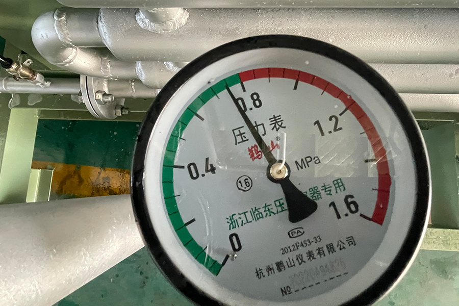 Square ammonia decomposition hydrogen production unit