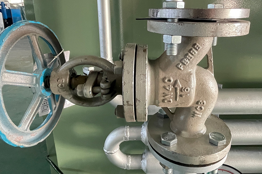 Square ammonia decomposition hydrogen production unit