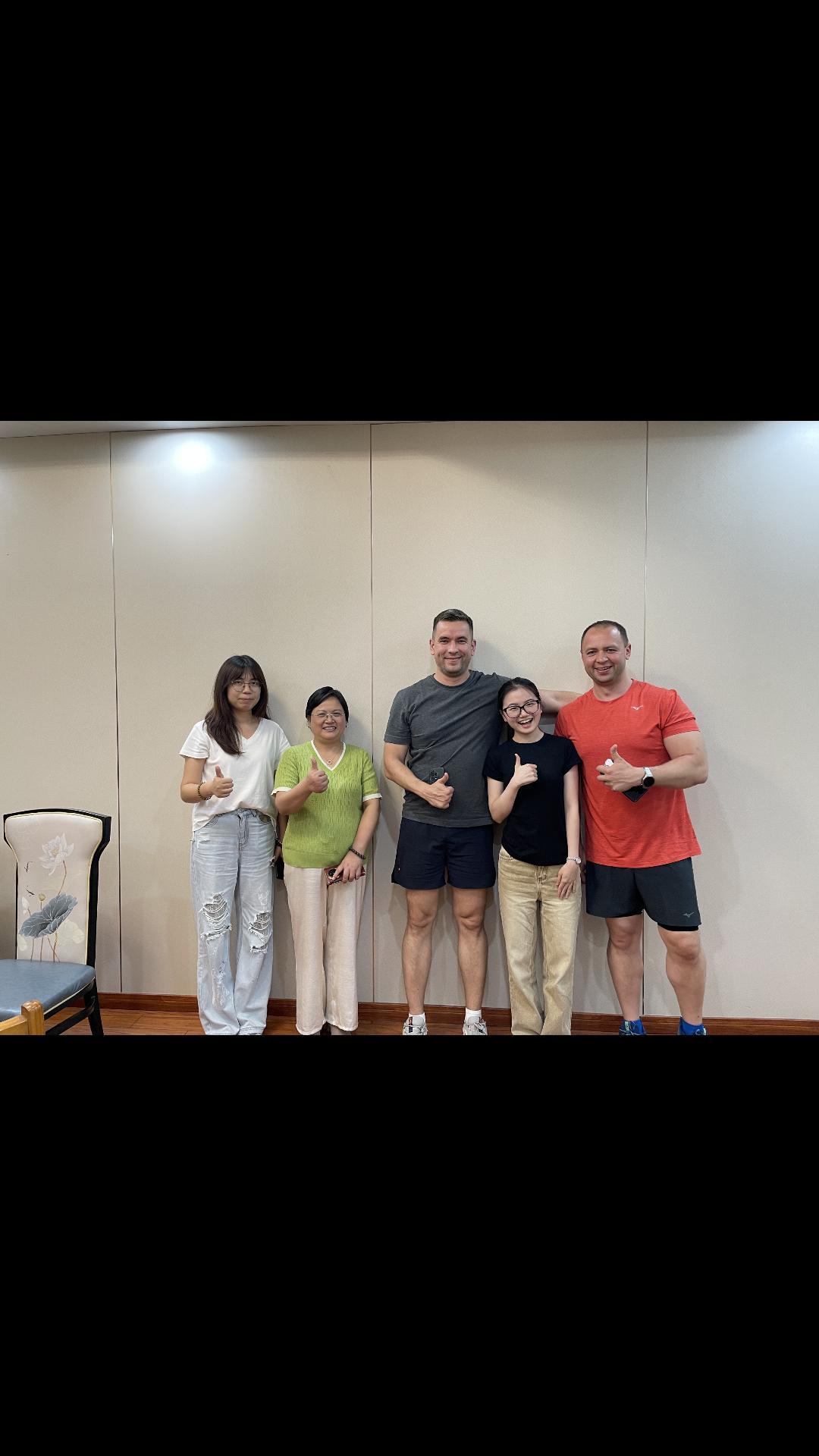 Ang kliyente ng Russia ay bumibisita sa Luo Ming Purification para sa On-site Inspection